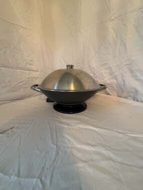 Meyer Electric Wok 464 1500W Nonstick with Lid (No Cord)